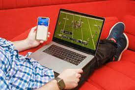 How to Choose the Best Device for Watching Live NFL Games